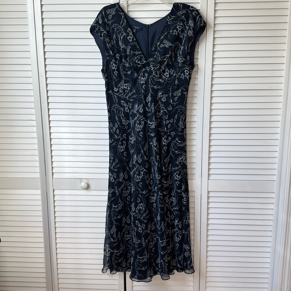 Chaps 14 Sleeveless Navy Blue Floral Chiffon V-Neck Midi Dress